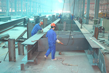 Китай Модульное промышленное стальное изготовление зданий согласно вашим чертежам поставщик