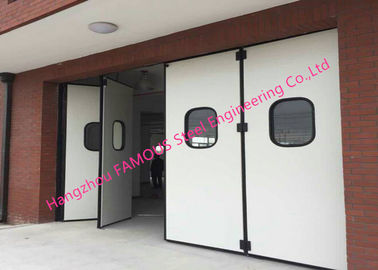 Китай Алюминиевые панели дверей аккордеона уплотнения Мулти прикрепили на петлях промышленные двери гаража складывая для склада поставщик