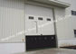 Высокоскоростные промышленные двери гаража поднимают вверх дверь шторки ролика с пешеходными воротами поставщик