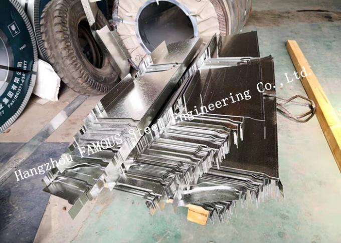 Подгонянный гальванизированный стальной украшая лист Комфлор 210 225 100 соответствующих составных палуб пола металла 0
